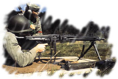 Wehrpflichtiger beim Schie&szlig;en mit dem MG